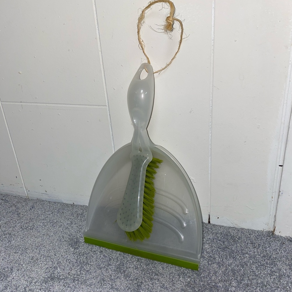 Compact Dustpan and Brush Set - Gray & Lime Green